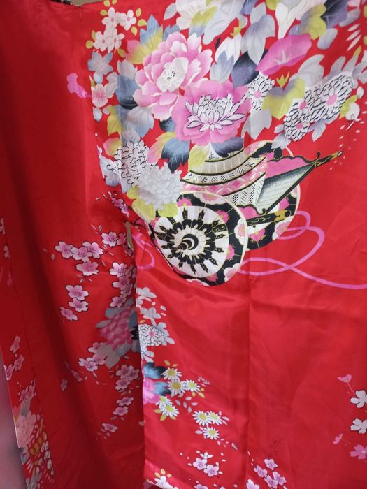 Красиво кимоно дълго универсален размер