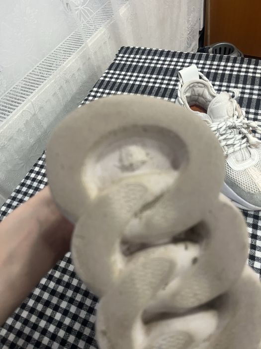 Versace chain reaction