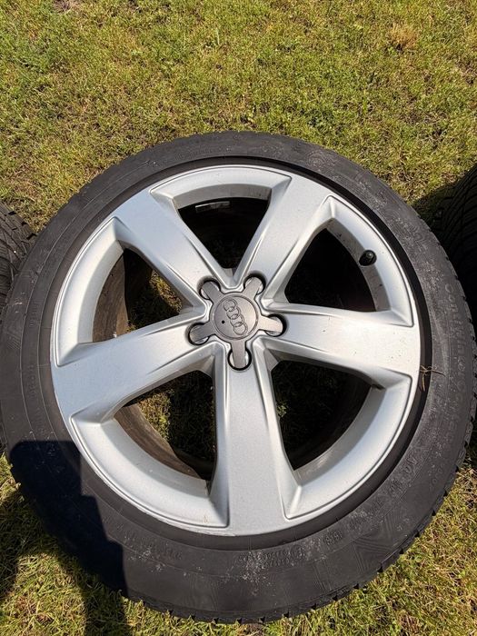 Vând Set4 Anvelope cu Jante aliaj originale Audi