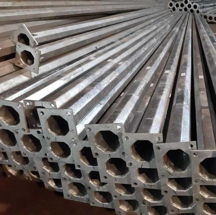 Stalp metalic de iluminat stradal octogonal cu flansa 5m