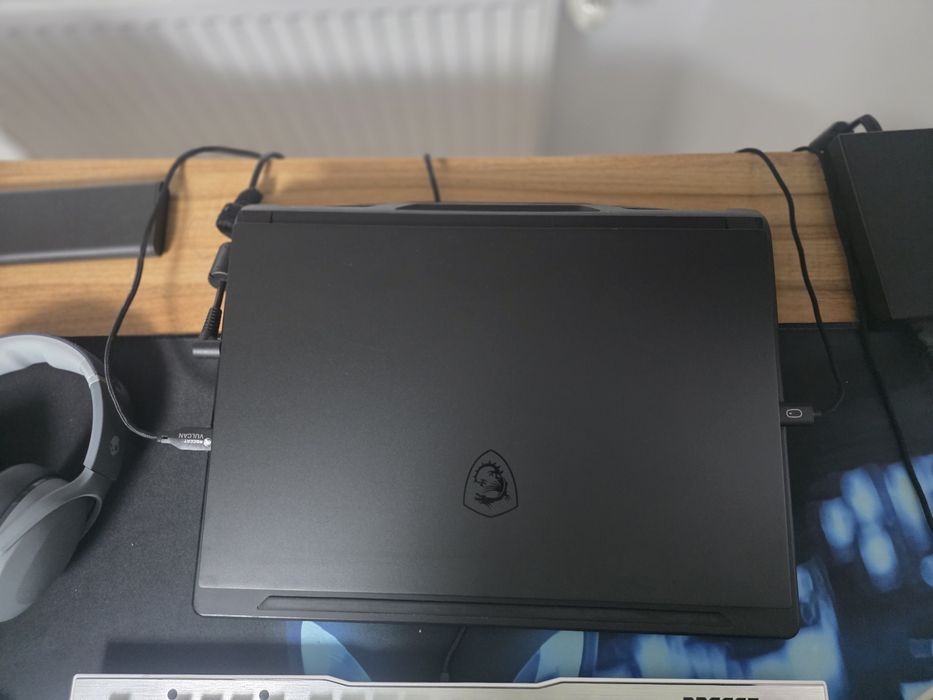 Vând laptop MSI stealh GS 66 RTX 3060