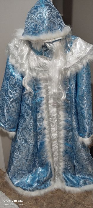 продам костюм Снегурочки.