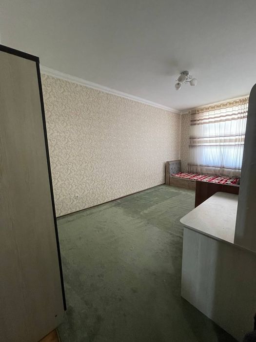 Сдается комната в аренду в своей 3х комнатной квартире на Паркентском