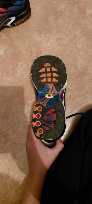 Продам кросовки Nike Tn Plus
