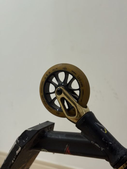 Самокат трюковой