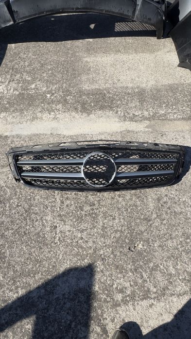 Предна решетка за w218 mercedes cls