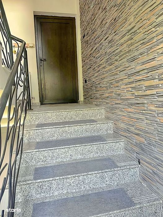 Luxury Villa Apartment in Central Constanța: 3 Rooms, 2 Baths, Parking