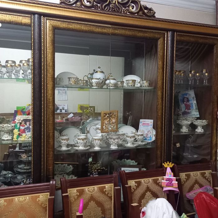 Стенка сотилади. Идишларисиз