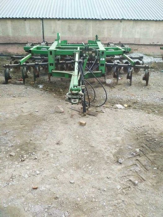 Продаётся глубокорыхлитель John Deere 2700