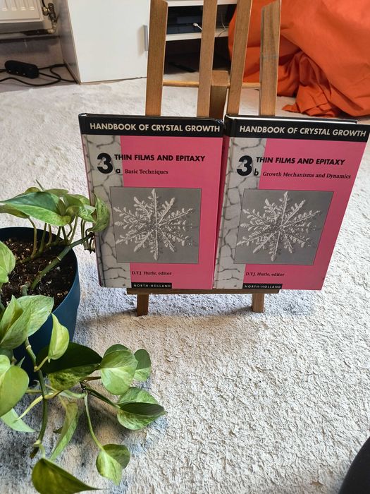 Cărți de specialitate- cristalografie. Creșterea cristalelor. Crystal