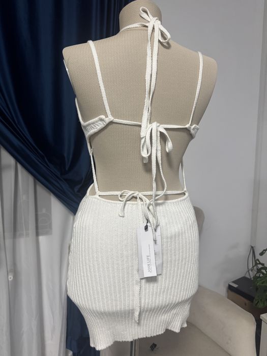 Rochie scurta de plaja Bershka cu decupaje din tricot mărimea M