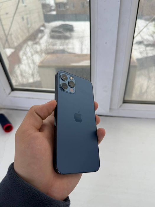 Продам айфон 12 про