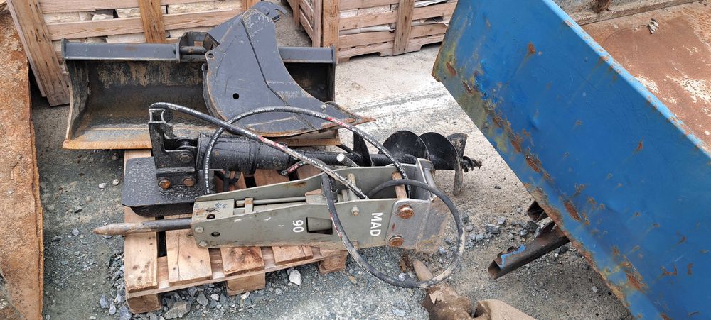 Inchiriez Miniexcavator