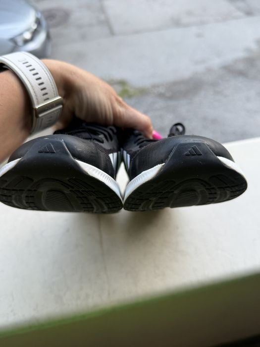 Продавам детски маратонки ADIDAS