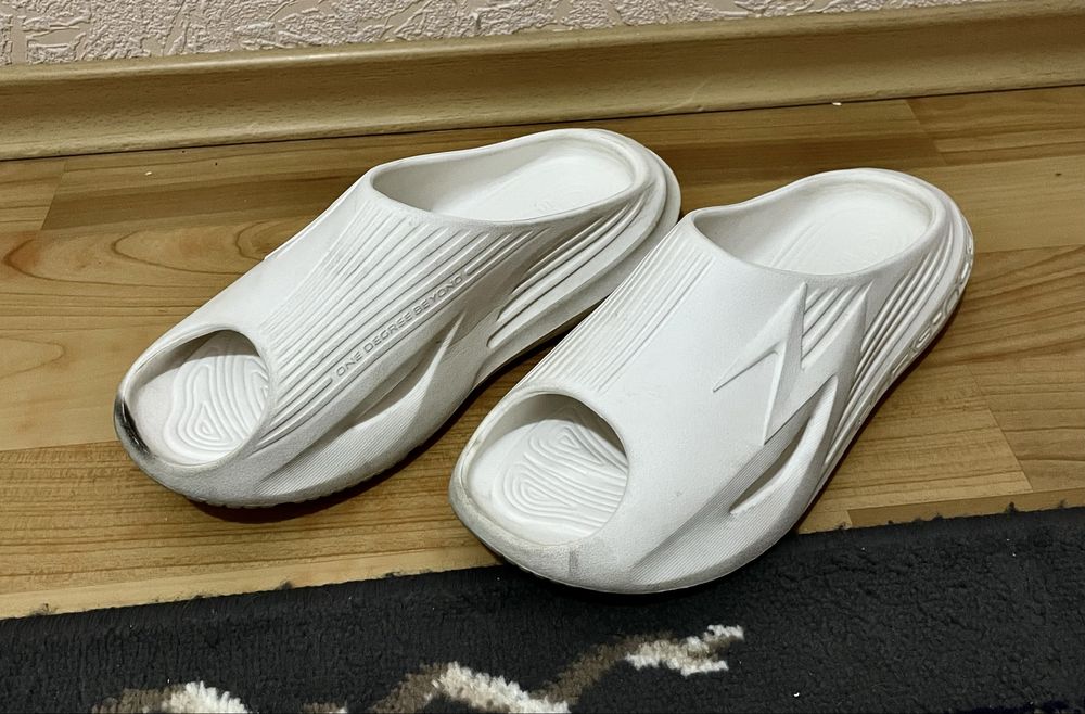 Тапочки шлепанцы (39 размер)