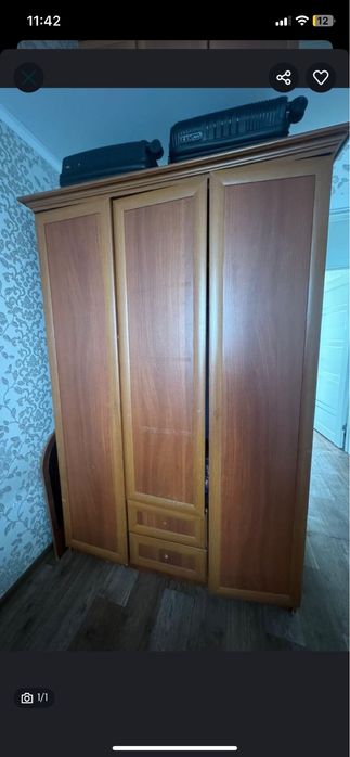 Шкаф для спальней в хорошем состояние
