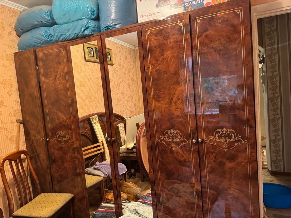 Спальный гарнитур