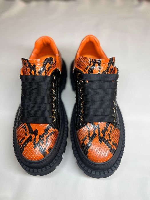 Exclusiv pentru Artisti, Vip-uri, Cantareti, Stilul Reptilian