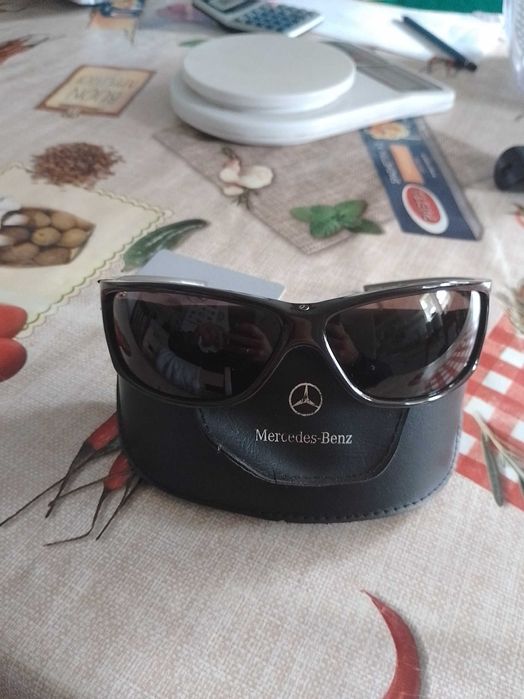 Продавам мъжки слънчеви очила