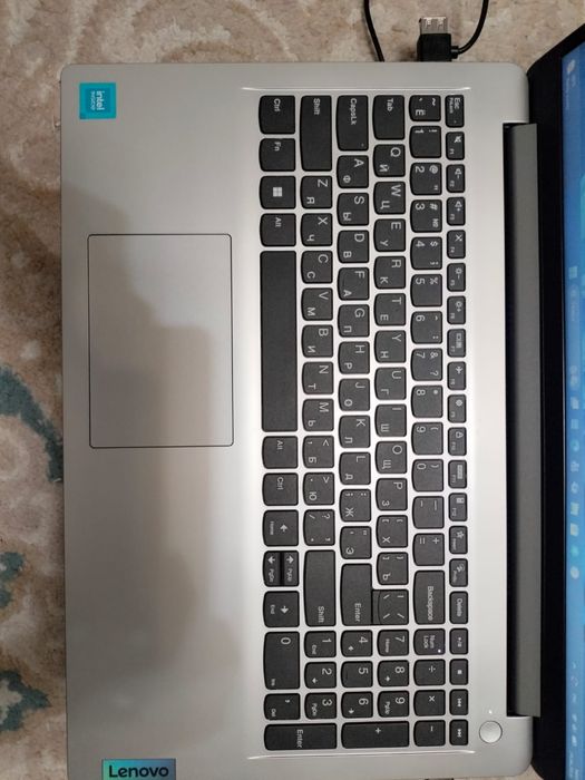 Продам Ноутбок Оффисный , Lenovo