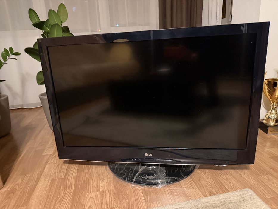 Televizor Lg  in stare buna 108 cm diagonala