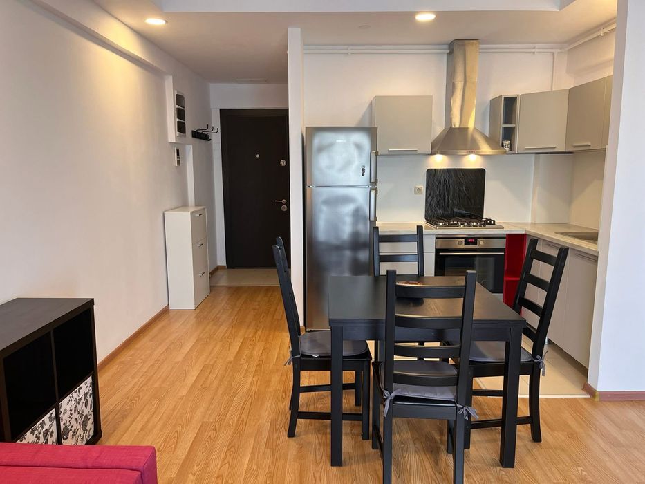 Inchiriez apartament 38 mp, cu 1 dormitor, 1 loc parcare in Cosmopolis