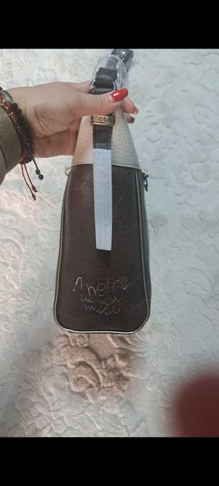 Geanta Anekke, produs nou cu eticheta