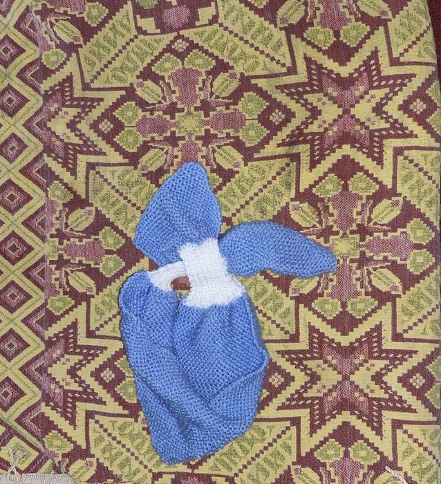 Продавам шапчици и шалче за момченце по 2 лв бр