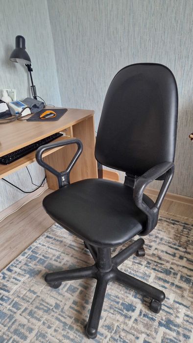 Продам стул компьтерный