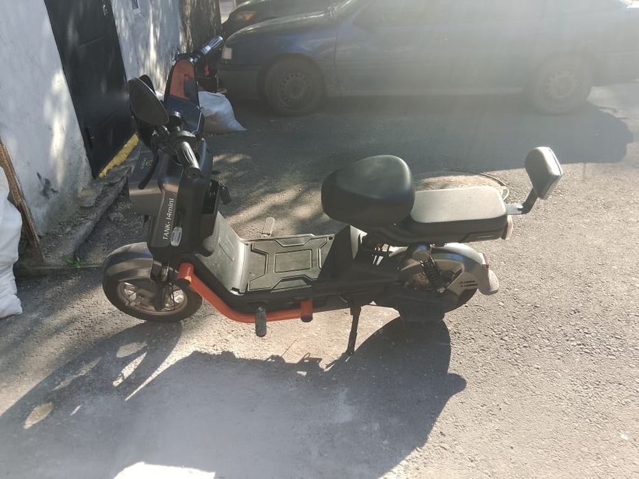 Продам электросамокат новый