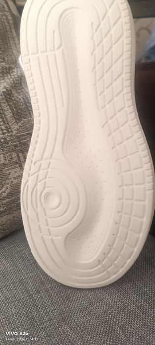 Кроссовки новые детские