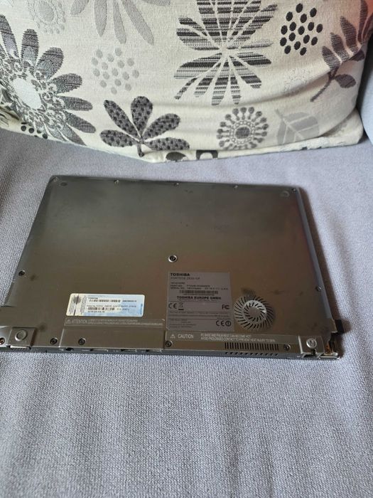 Interfata cu laptop Toshiba Z830  cu procesor I5-2,7gb cu RAM DDR3-6gb