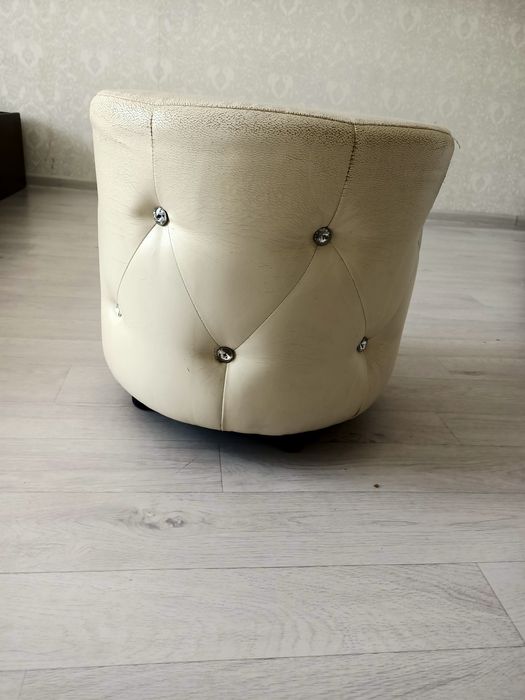 Пуфик недорого в отличном состоянии