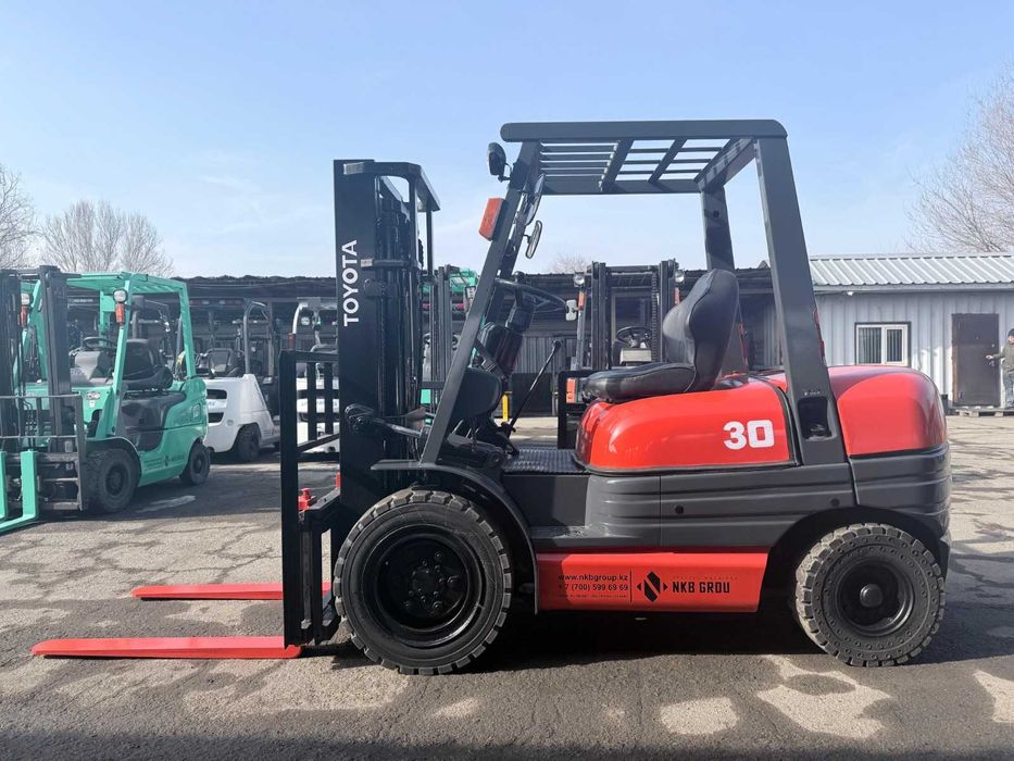 Вилочный погрузчик TOYOTA 6FG30