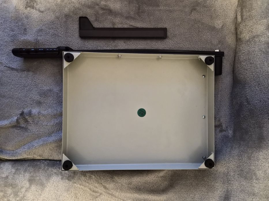 Ghilotină / Cutter pentru hârtie A4 – Paper Cutter