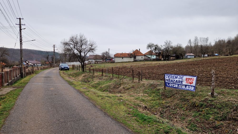 Vand Teren de Casa, Deschidere 25m - 2200 m2 in Certeju de Sus