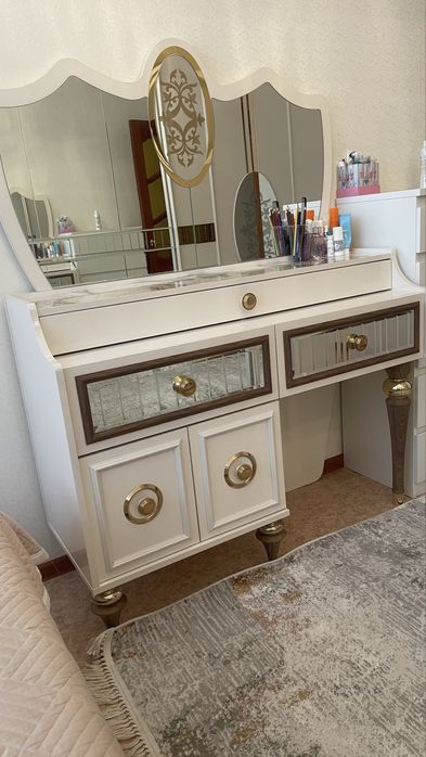 Спальный гарнитур