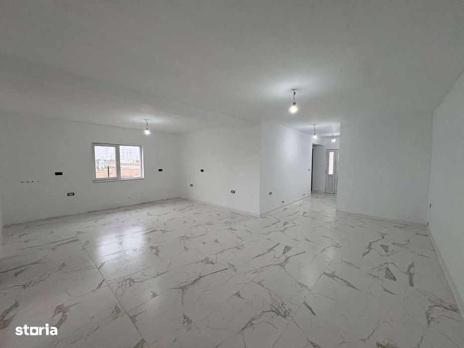 Apartament de vânzare la Casă 3 Camere Via Carmina