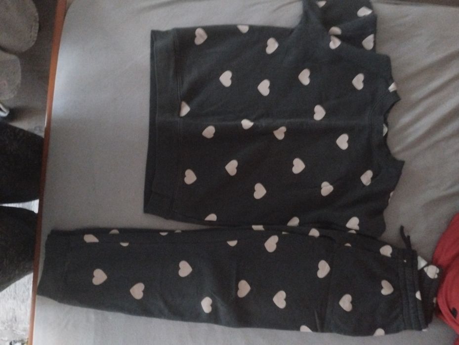 Lot fetita mar 140,trening H&M 2 bucati si hanorac Minnie c&a