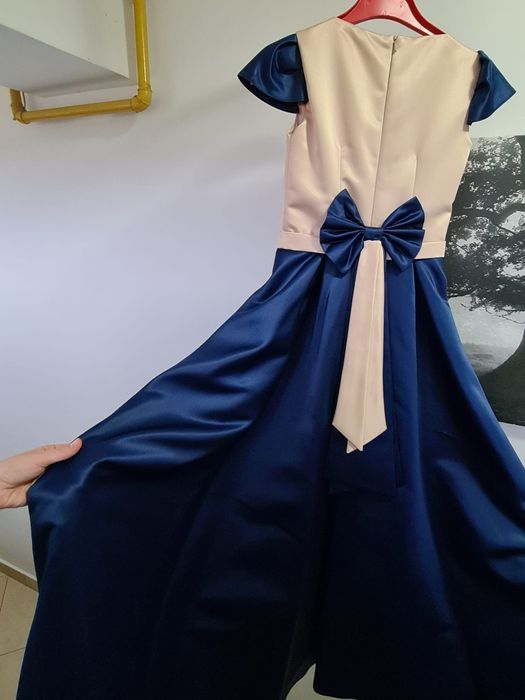 Rochie fetita aprox 10 ani