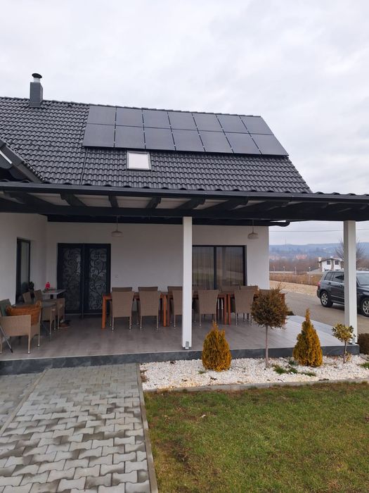 Vând 2 Case + Piscina + 1 Hectar Teren Intravilan cu utilitați