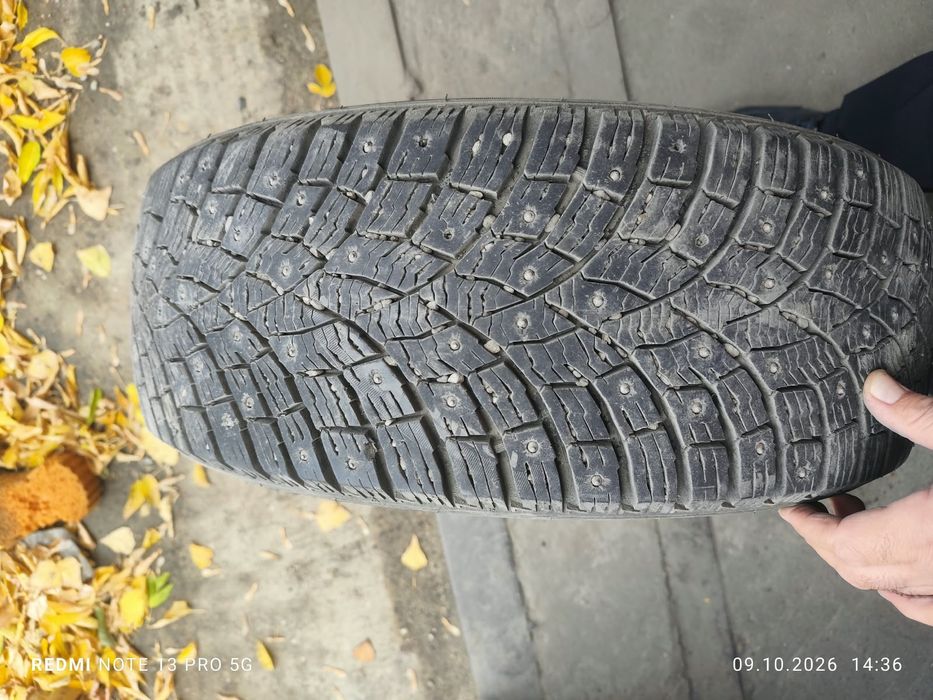 Продам б/у зимнюю резину