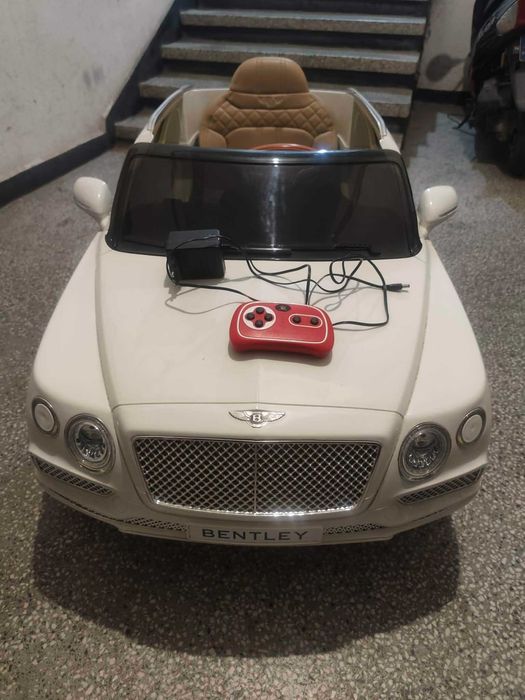Детски акумулаторен джип Bentley
