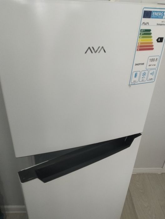 Продается  холодильник марки AVA
