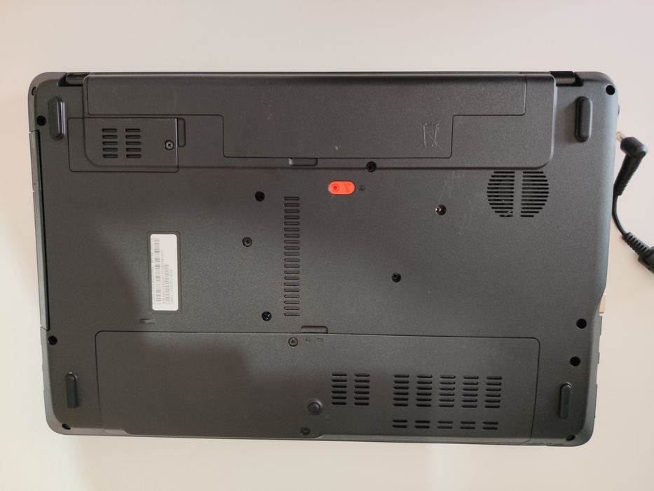 Laptop Acer TravelMate P253-E