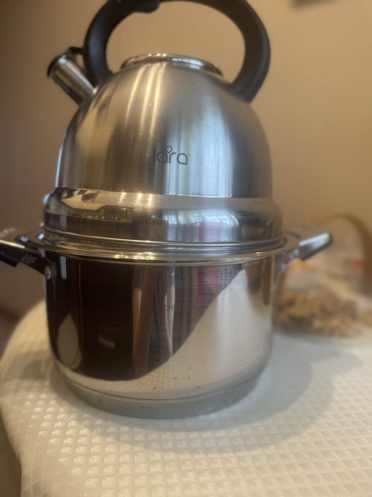 Металл хороши чайник и кастрюль