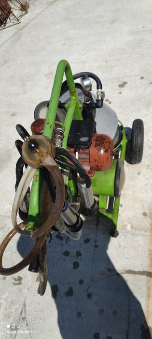 Aparat de muls vaci