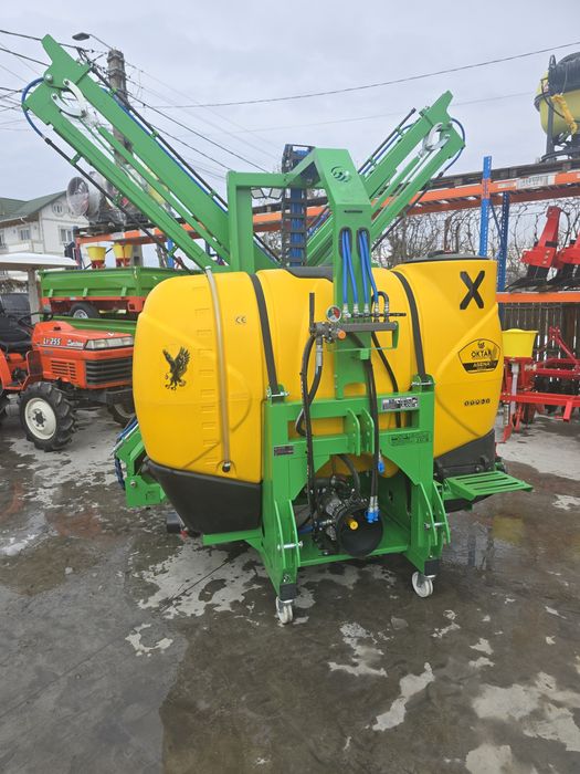 Masina / Instalație de erbicidat 1000l brate 15m