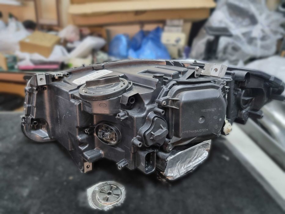 Десен фар BMW 5 F10 Xenon Adaptive Facelift десен бмв 5 ф10 завиващ