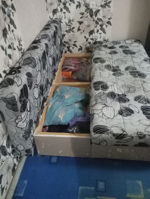Отдам бесплатно диван